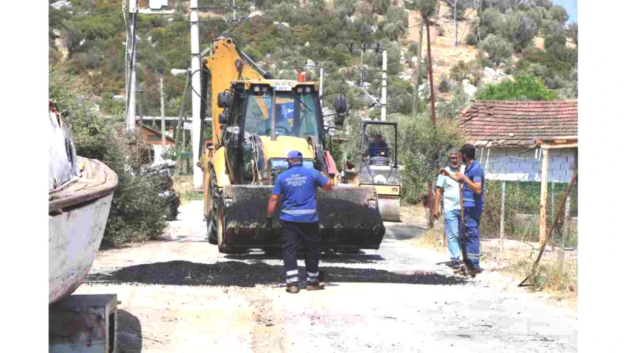 İZBETON'un Asfalt Çalışmaları Hızla Devam Ediyor! Yollar Değişiyor!